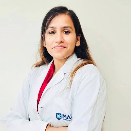 Dr Saloni